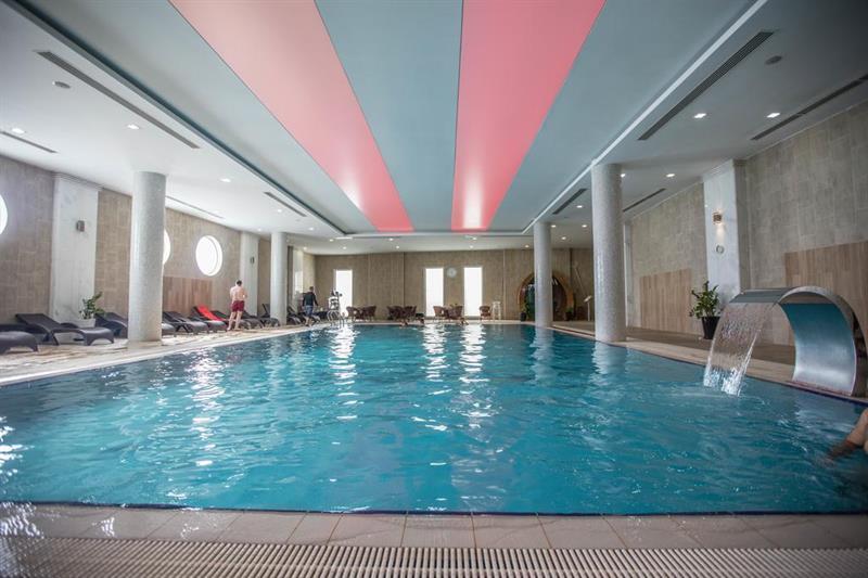 Titanic Hotel & Spa Sulaymaniyah Exterior photo The swimming pool at the hotel