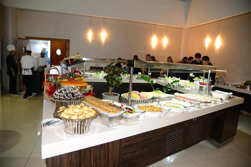 Titanic Hotel & Spa Sulaymaniyah Exterior photo A salad bar